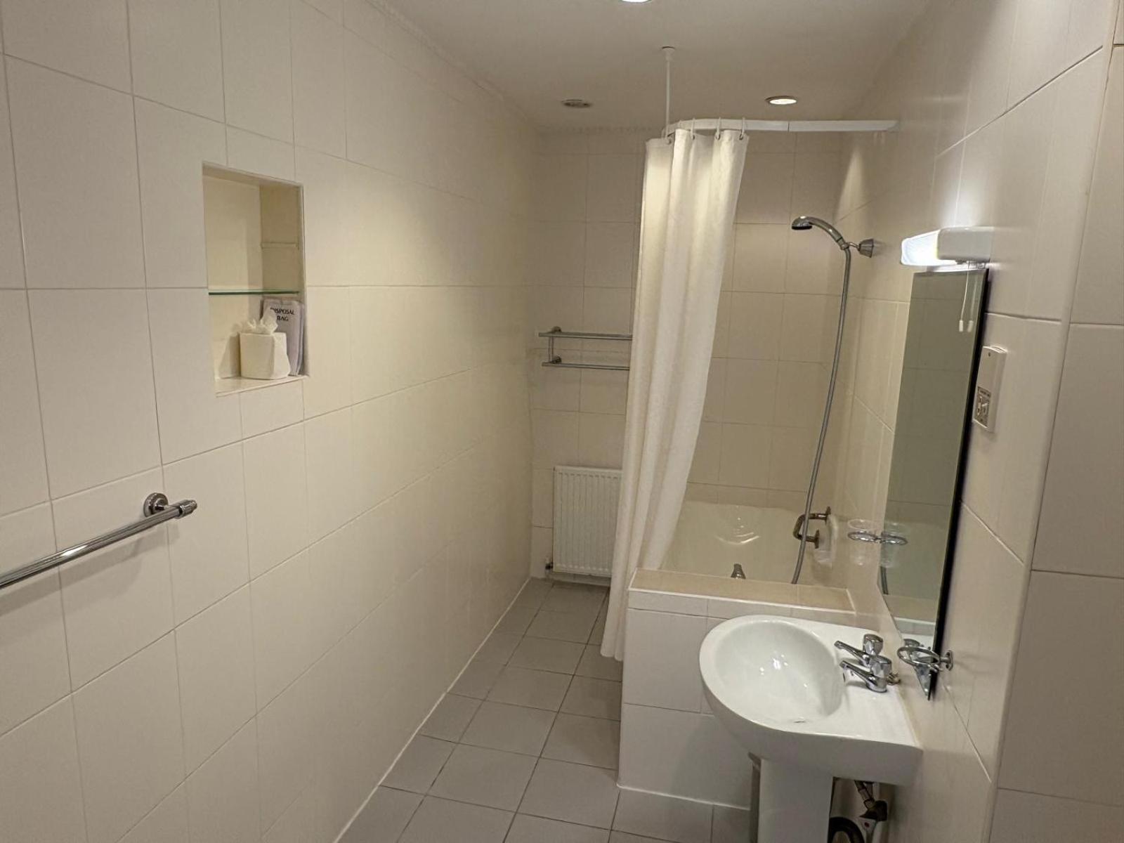 The Cumberland Hotel Истборн Екстериор снимка