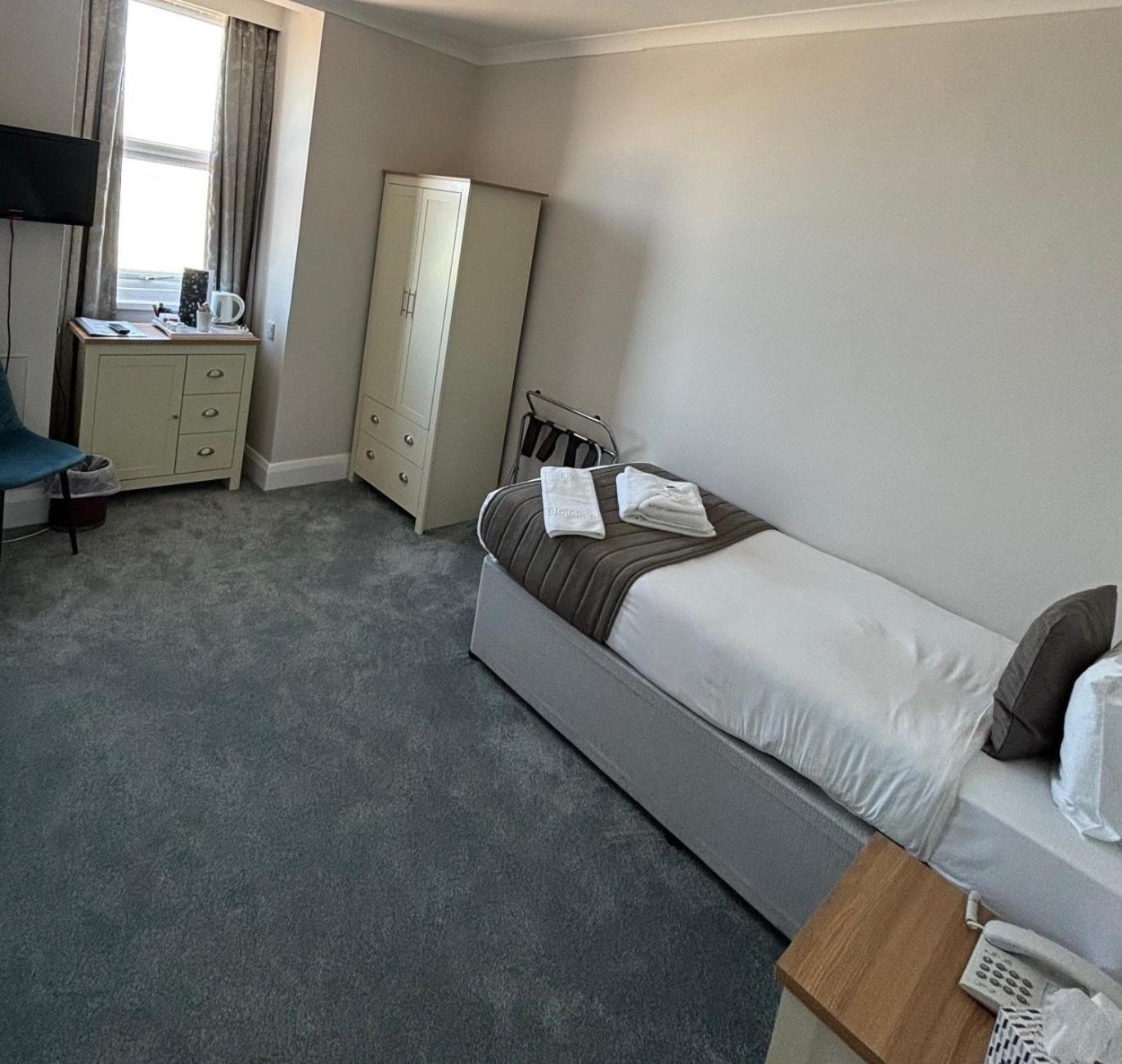 The Cumberland Hotel Истборн Екстериор снимка